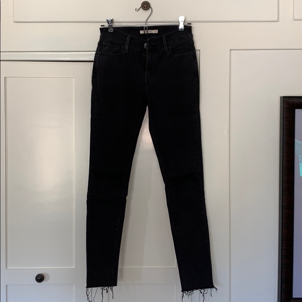 Levi’s 7/10 Super Skinny Distressed Black Jean